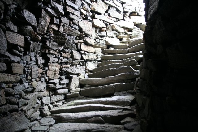 Steps Inside the Broch Dun Charlabhaigh geograph.org .uk 567997